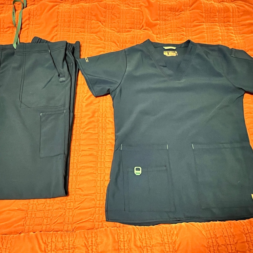 Carhartt Scrubs Set Pants Top XS Women’s Tall  Smoke free home